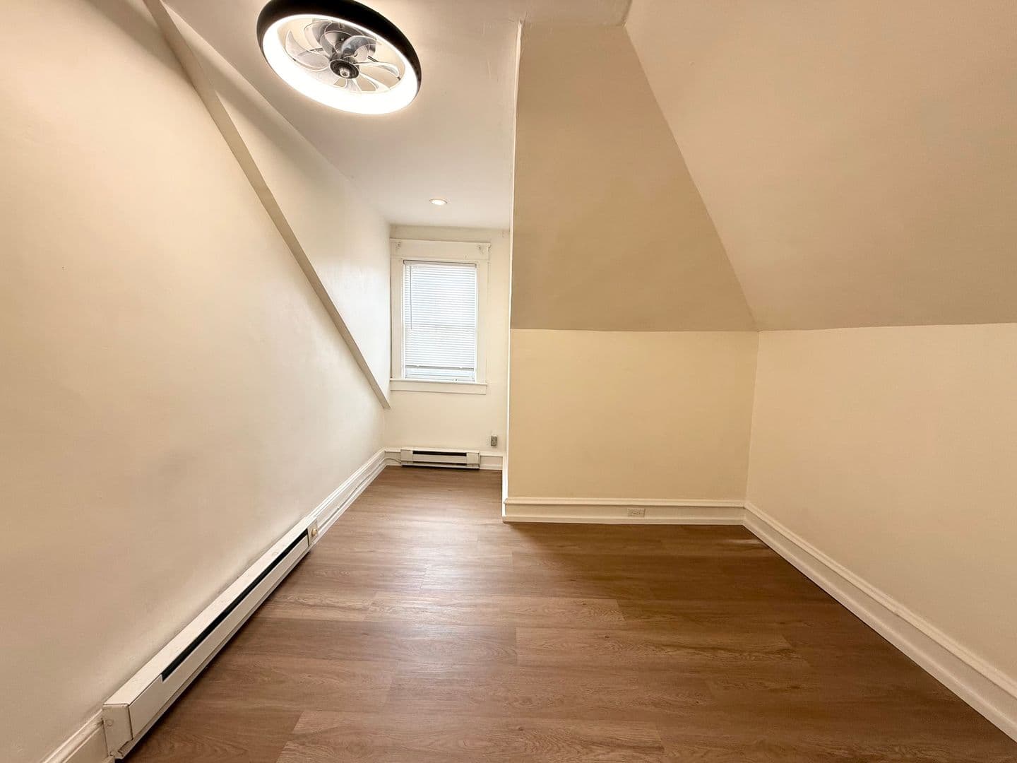 East Lansdowne Condo: 171 Lewis Ave - Unit B