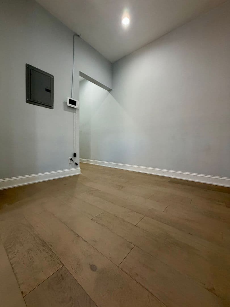 Philadelphia Apartment: 1247 Snyder Ave