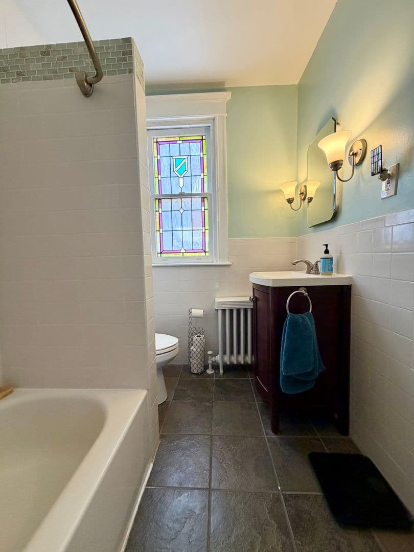 Upper Darby Townhome: 216 Glencoe Rd