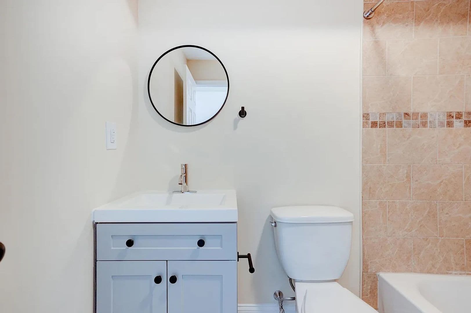 Philadelphia Apartment: 1315 N 19th St