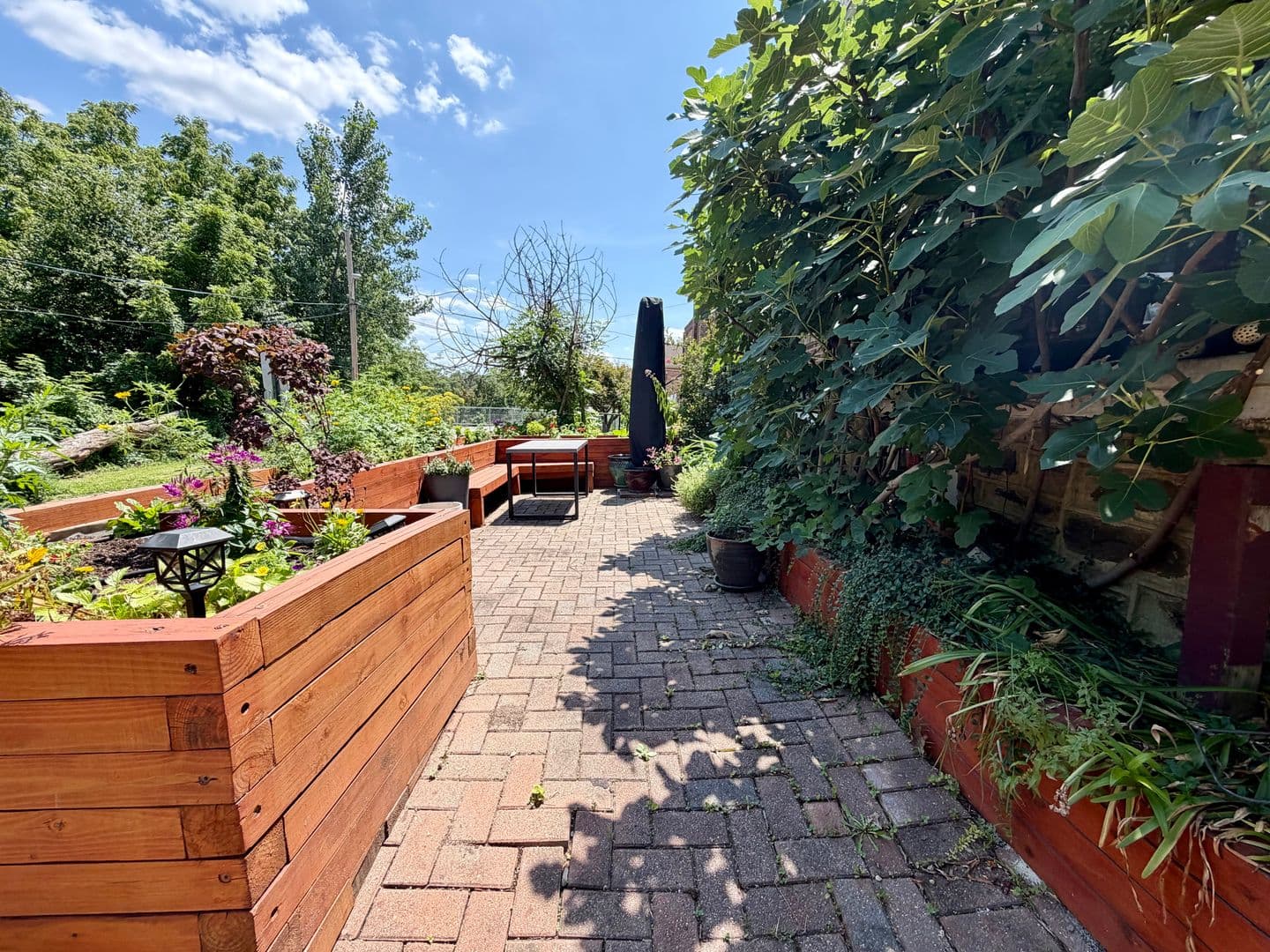 Upper Darby Townhome: 216 Glencoe Rd