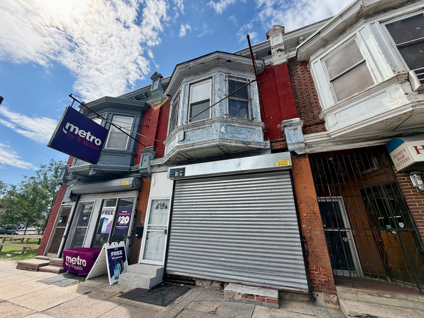 Philadelphia Apartment: 724 S 52nd St
