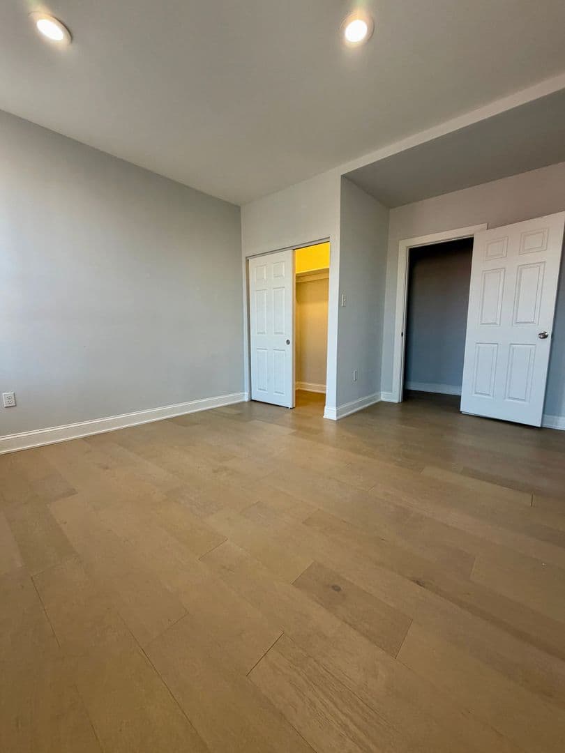 Philadelphia Apartment: 1247 Snyder Ave