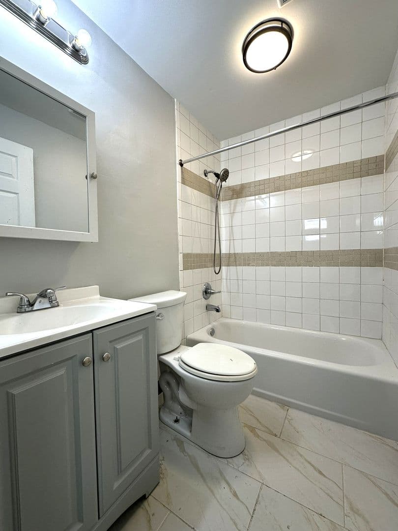 Philadelphia Apartment: 3037 Frankford Ave