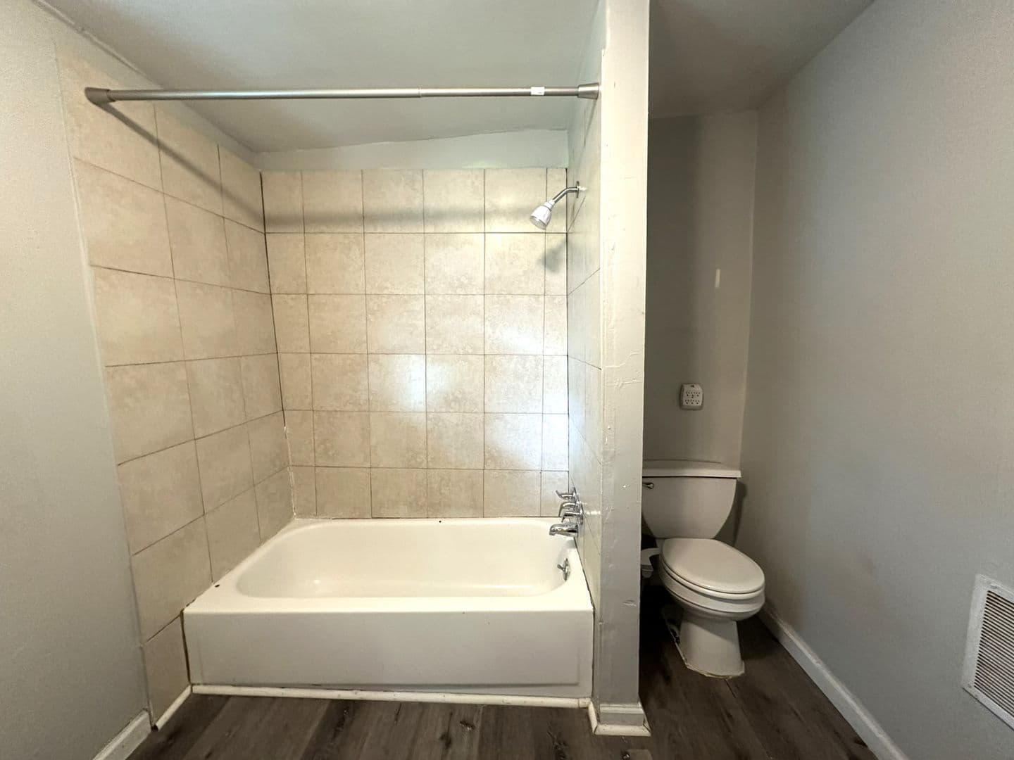 Philadelphia Townhome: 1926 McClellan St