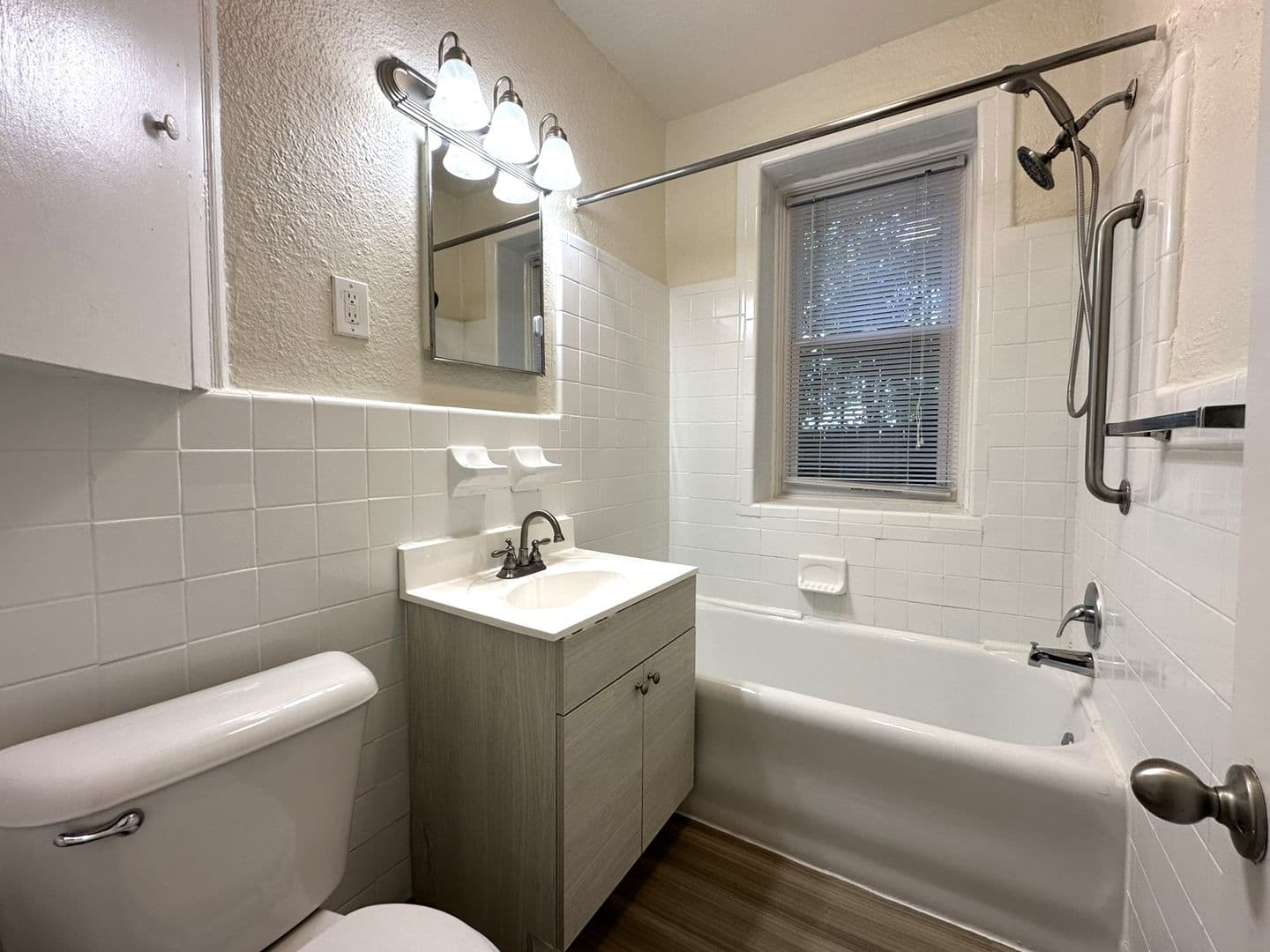 Philadelphia Apartment: 2809 W Queen Ln