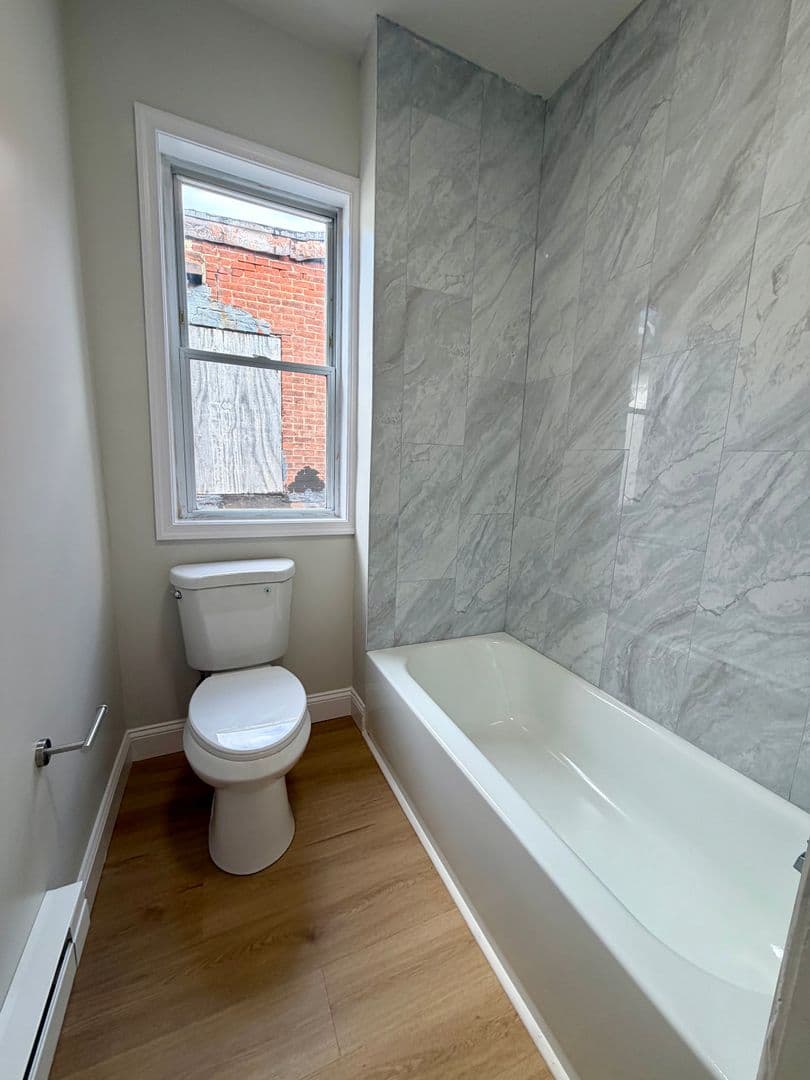 Philadelphia Apartment: 724 S 52nd St