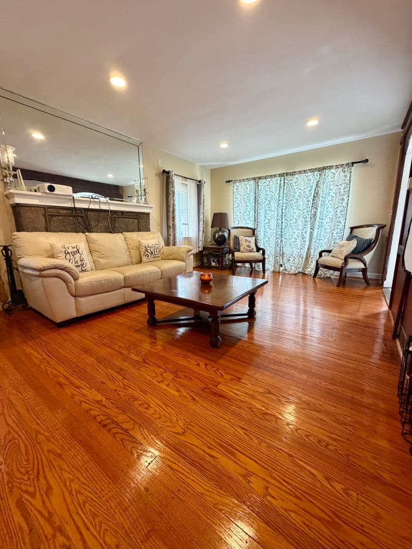 Philadelphia House: 6522 N American St
