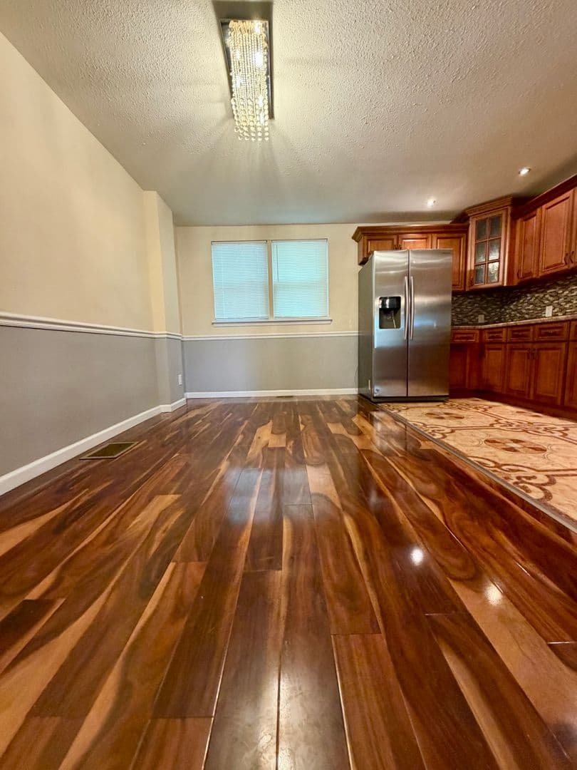 Philadelphia House: 1668 E Walnut Ln