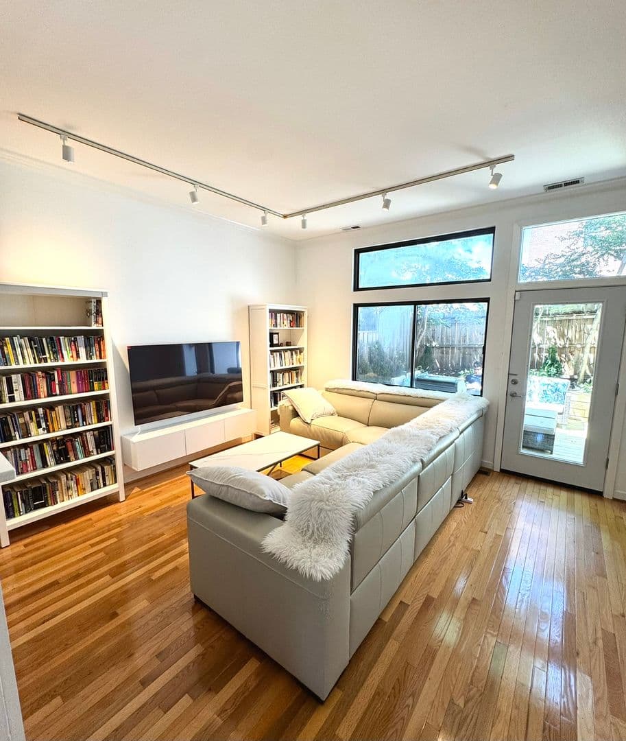 Philadelphia Townhome: 834 N Newkirk St