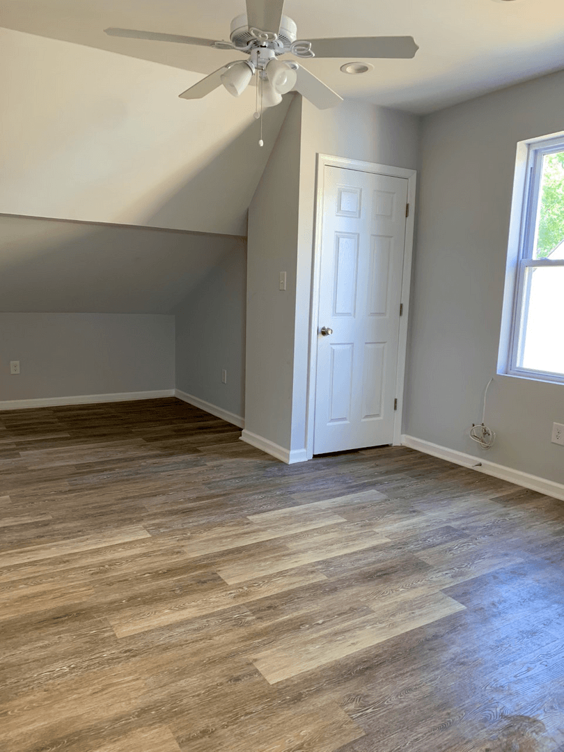 Philadelphia Apartment: 133 E Roosevelt Blvd