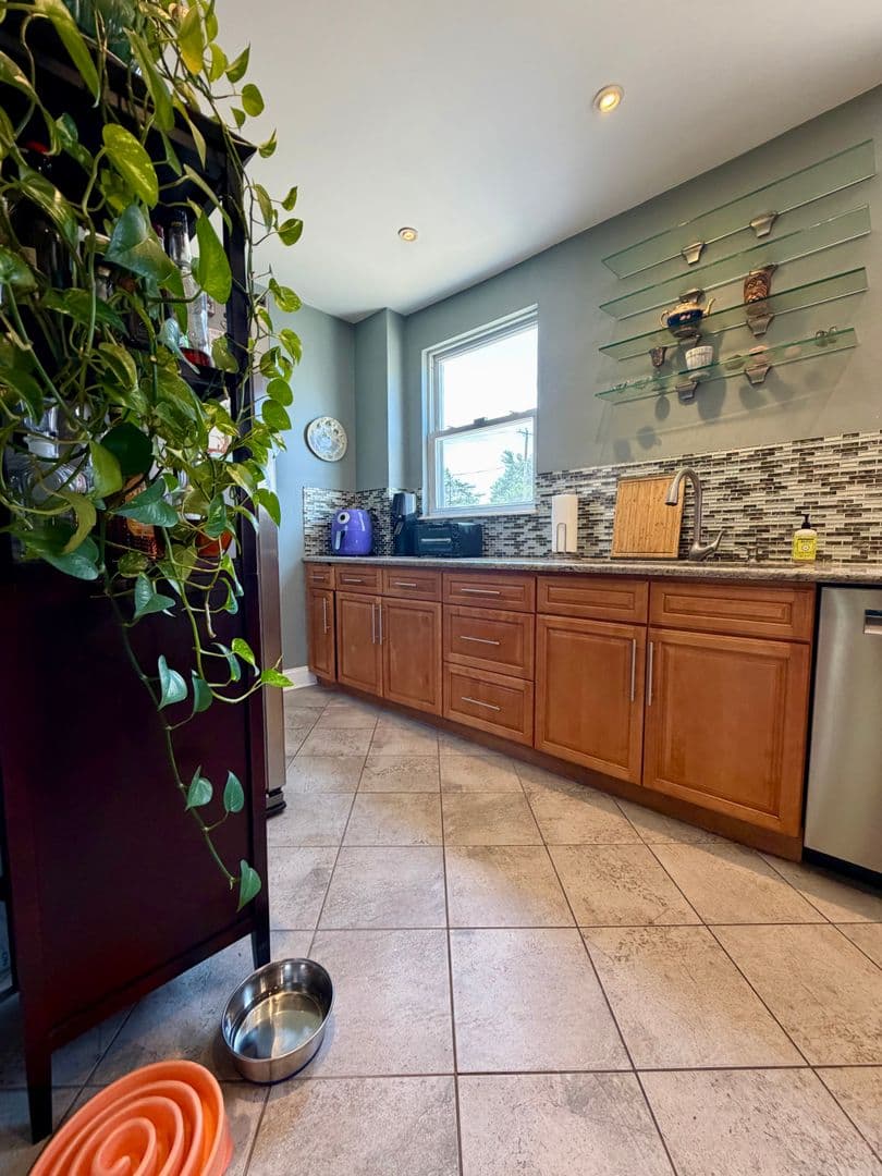 Upper Darby Townhome: 216 Glencoe Rd