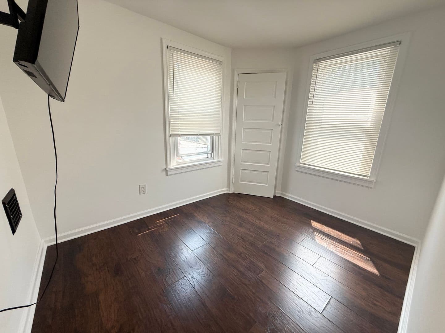 Collingdale Townhome: 242 Pusey Ave
