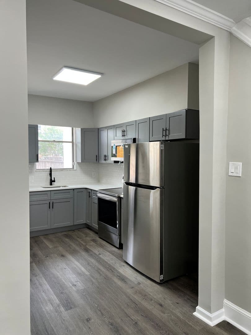 Philadelphia Townhome: 2120 S Iseminger St