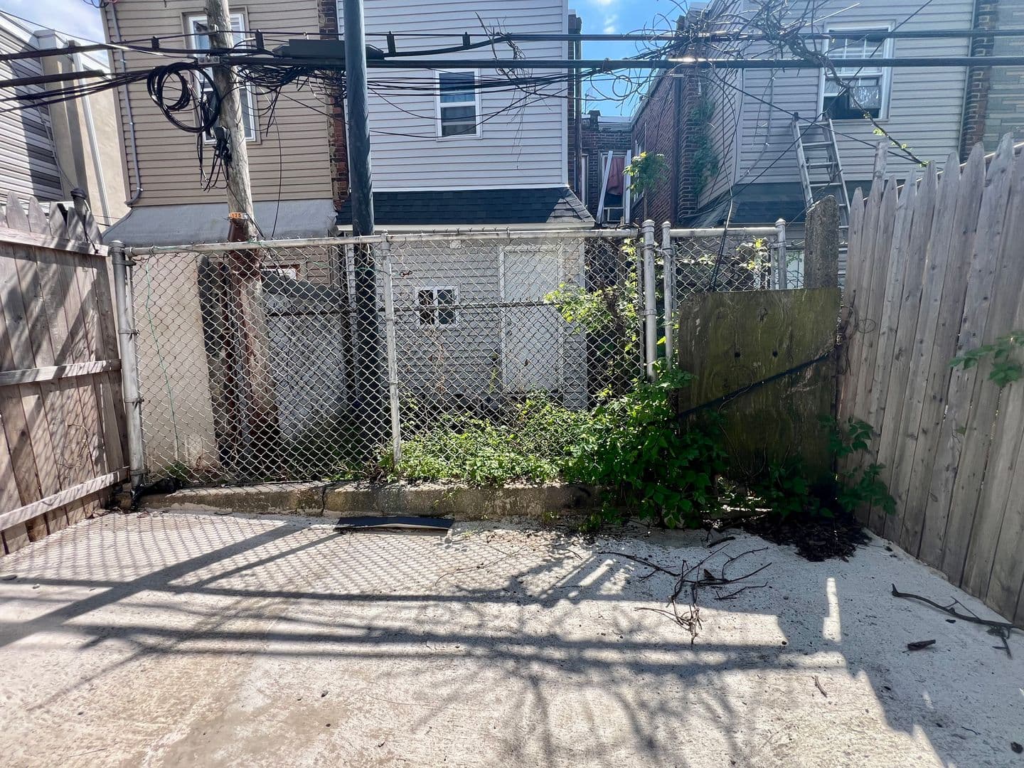 Philadelphia Townhome: 124 E Wishart St