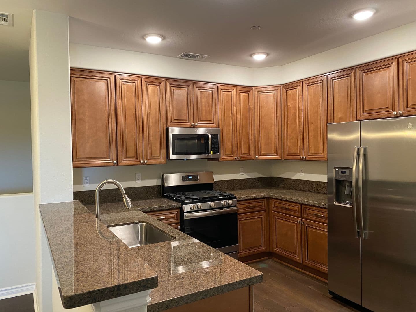 Rialto Apartment: 606 S. Riverside Ave
