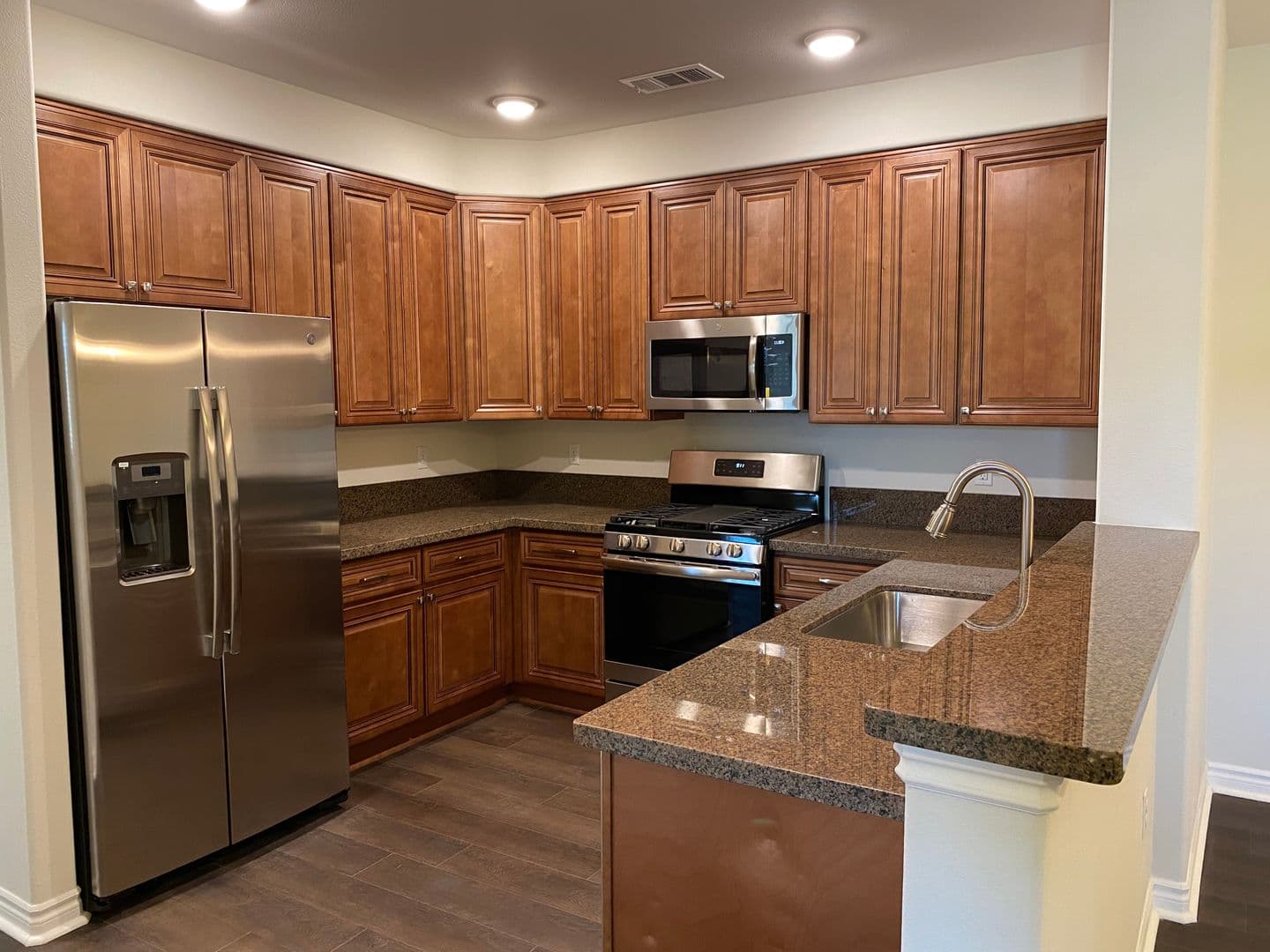 Rialto Apartment: 606 S. Riverside Ave