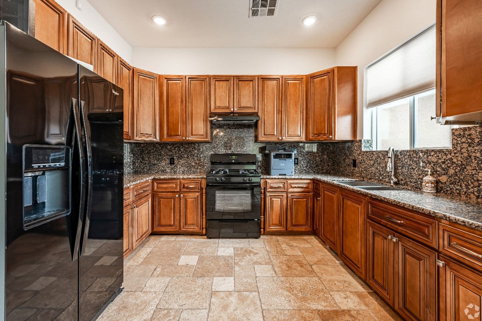 Rialto Apartment: 606 S. Riverside Ave