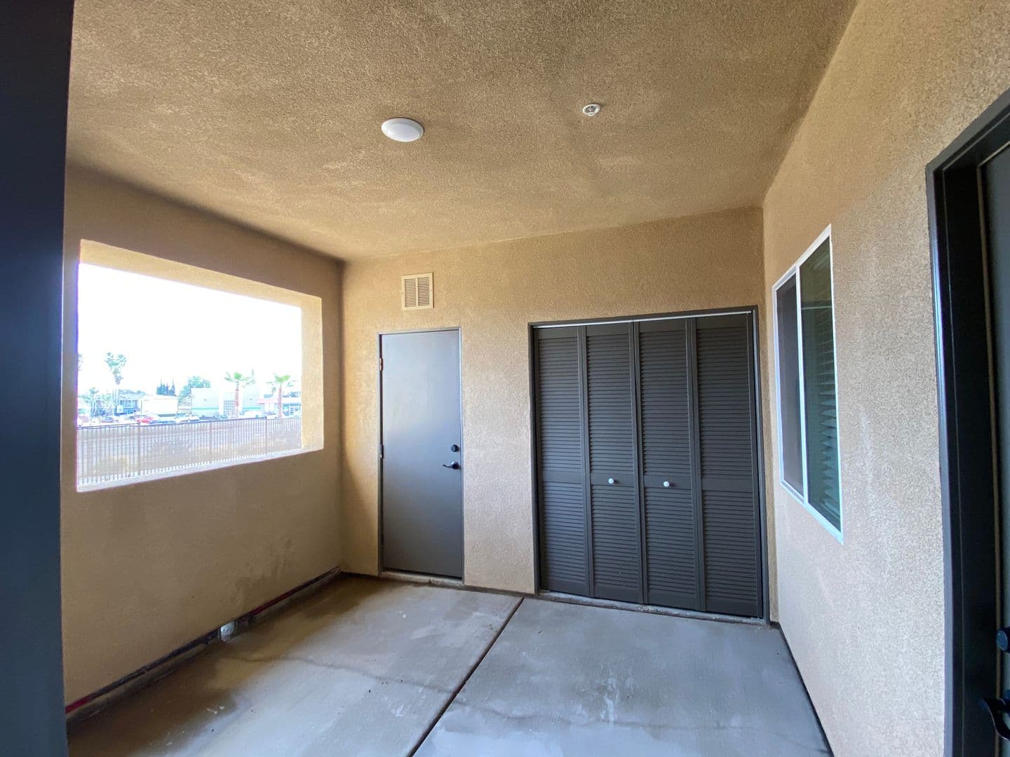 Rialto Apartment: 606 S. Riverside Ave