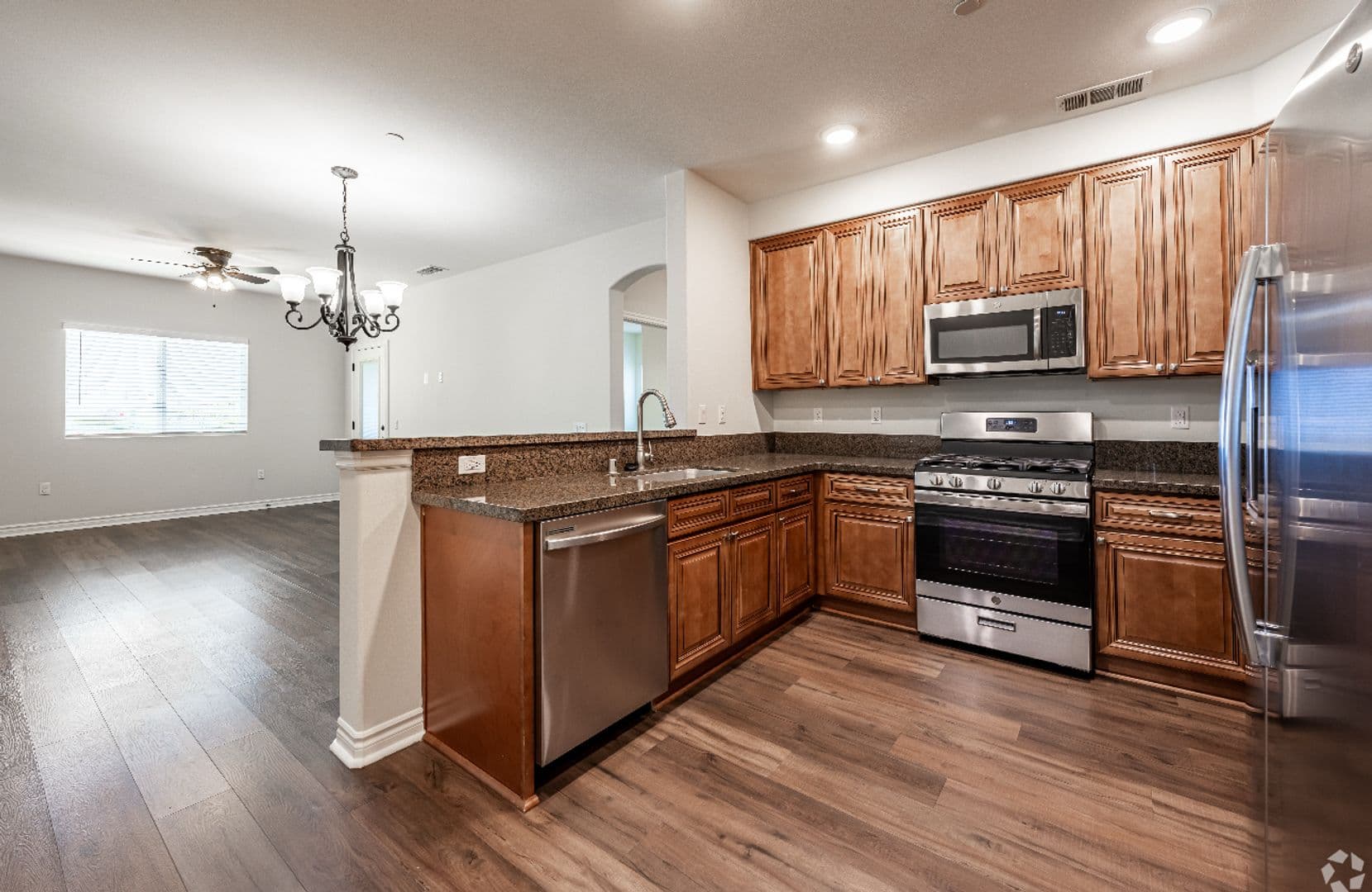 Rialto Apartment: 606 S. Riverside Ave