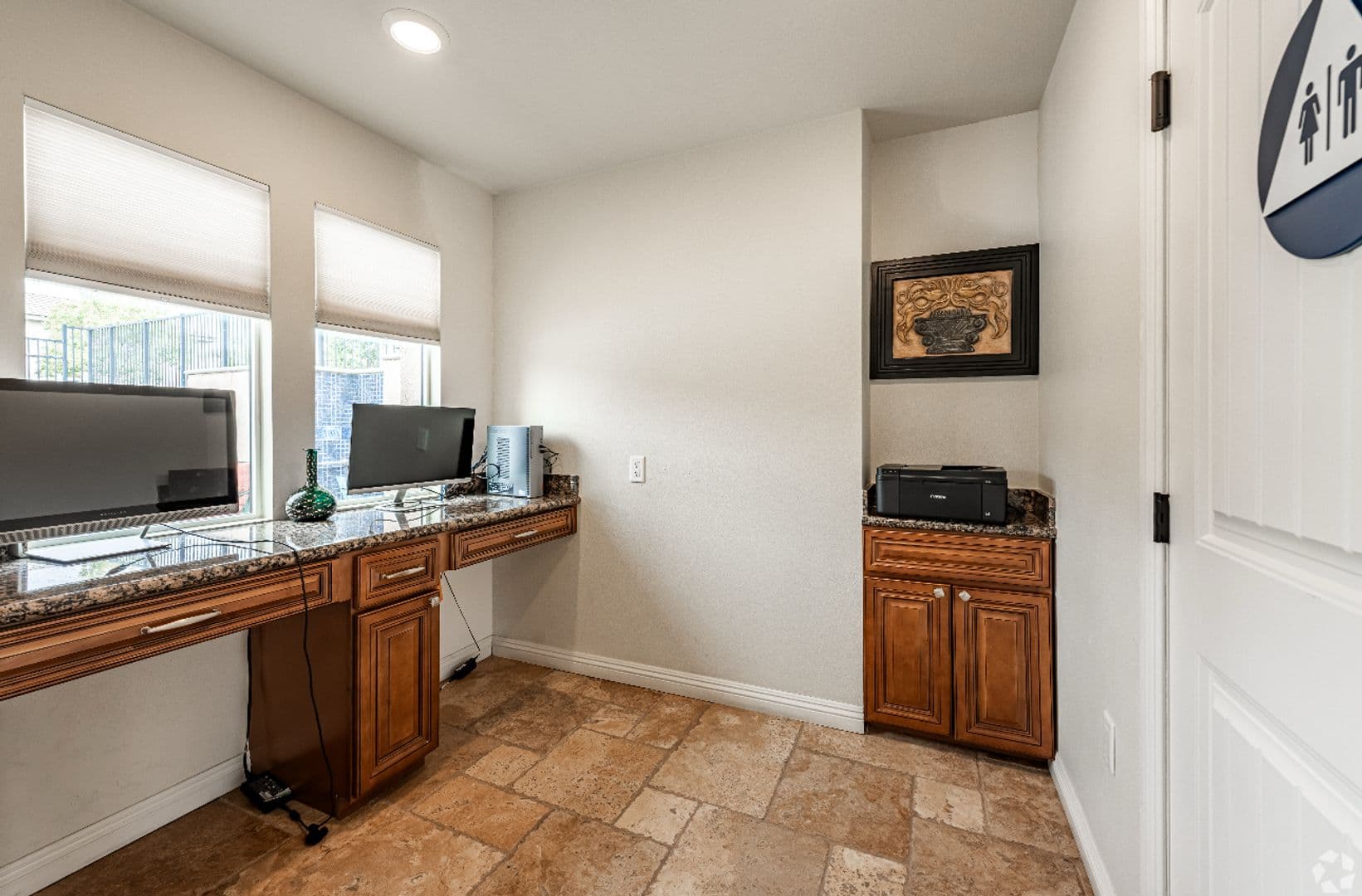 Rialto Apartment: 606 S. Riverside Ave