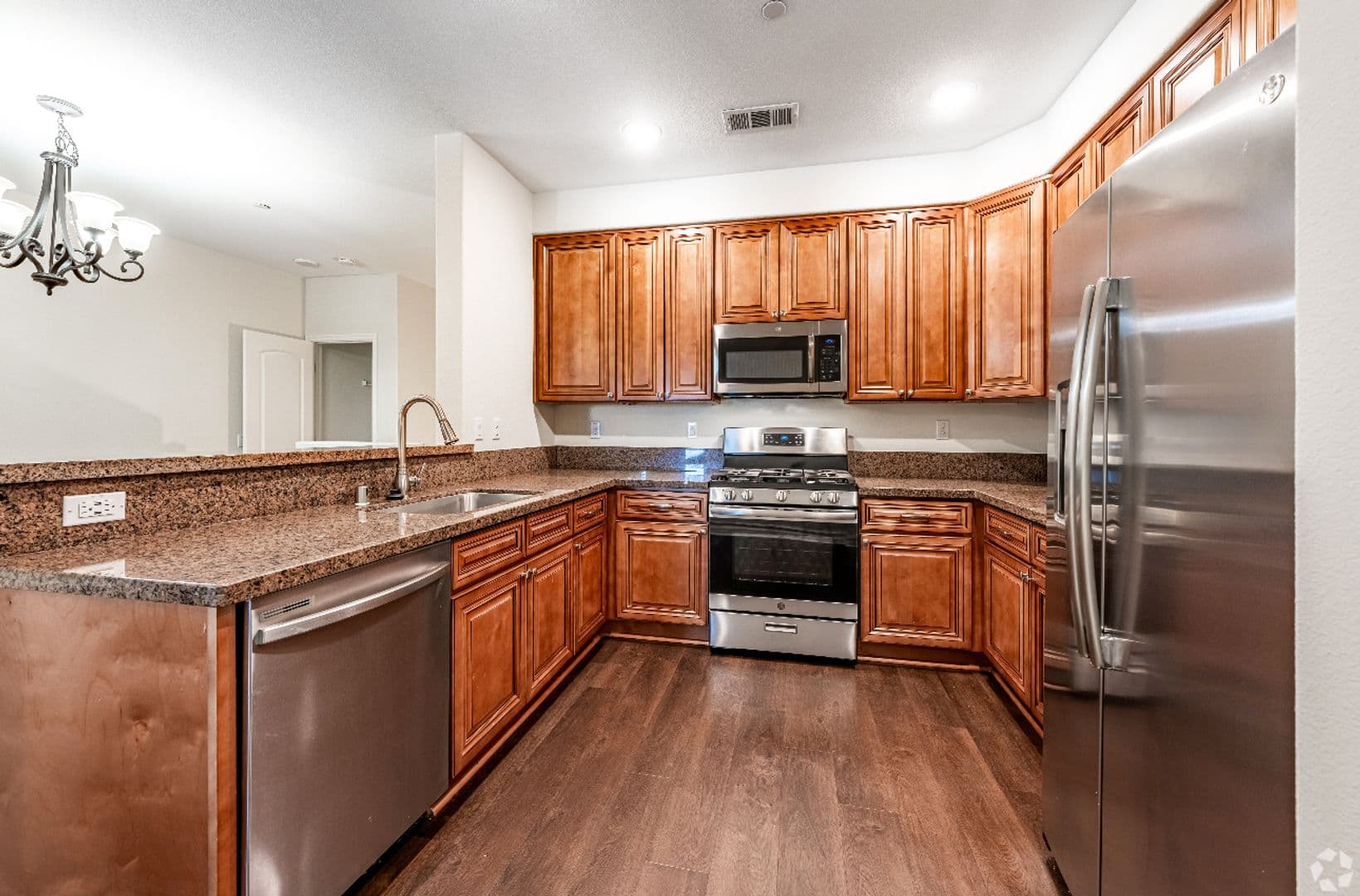 Rialto Apartment: 606 S. Riverside Ave