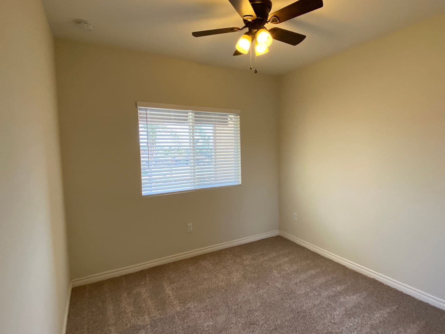 Rialto Apartment: 606 S. Riverside Ave
