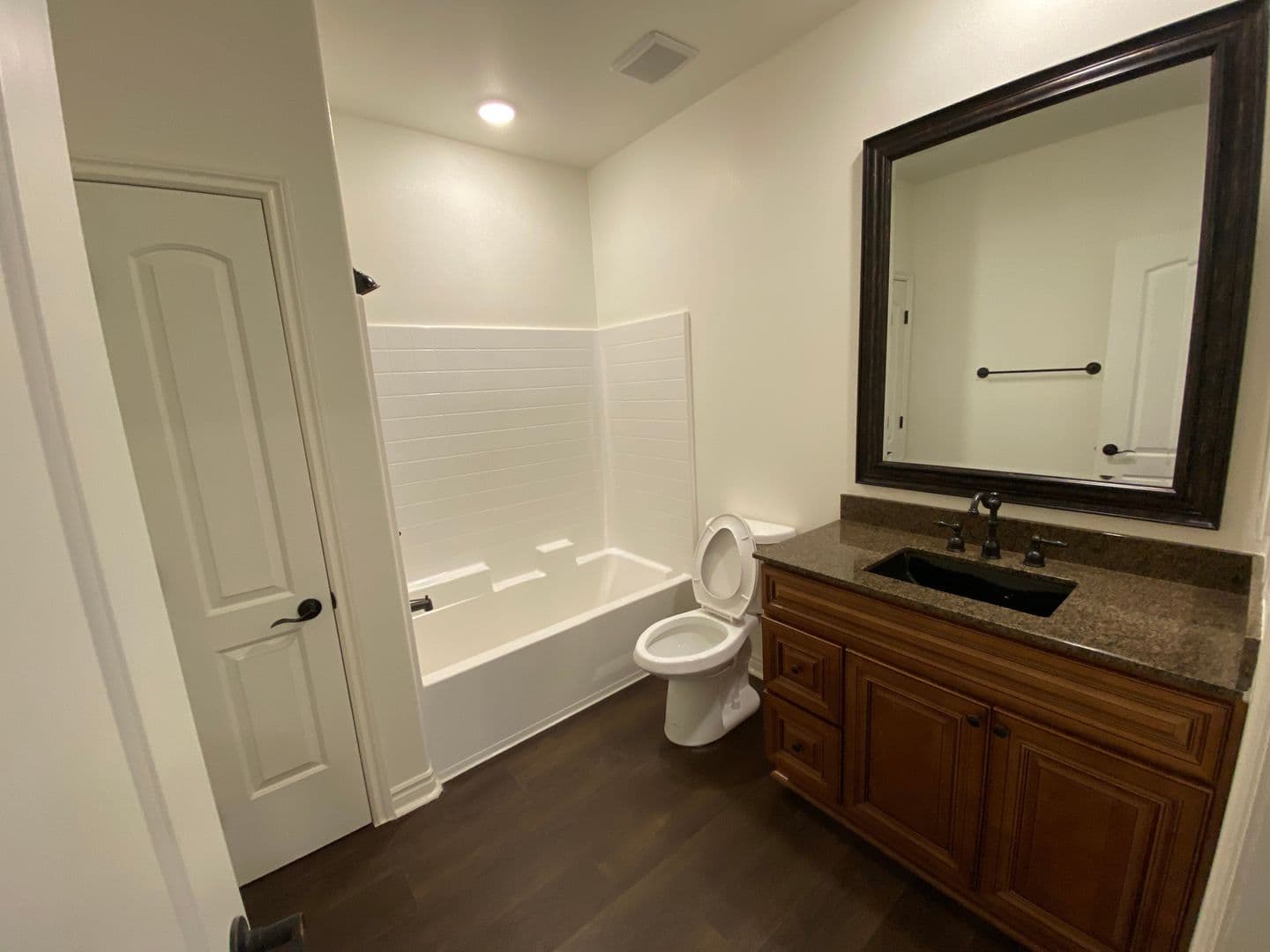 Rialto Apartment: 606 S. Riverside Ave