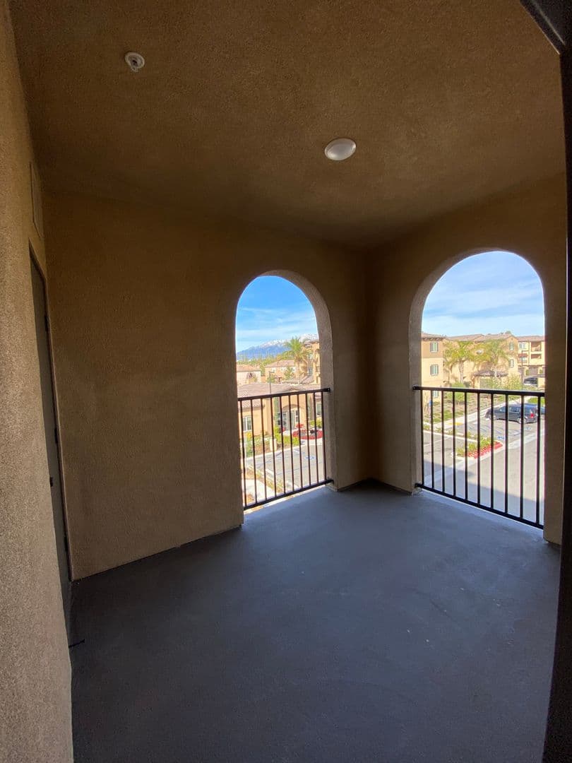 Rialto Apartment: 606 S. Riverside Ave