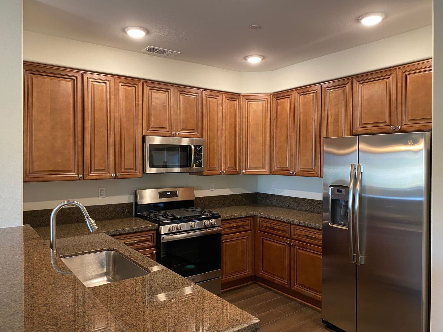 Rialto Apartment: 606 S. Riverside Ave