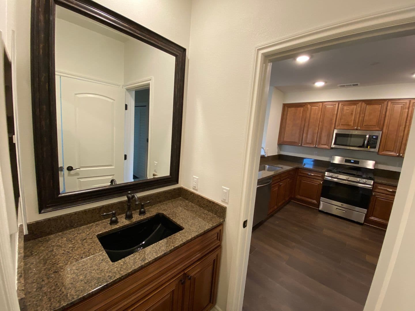 Rialto Apartment: 606 S. Riverside Ave