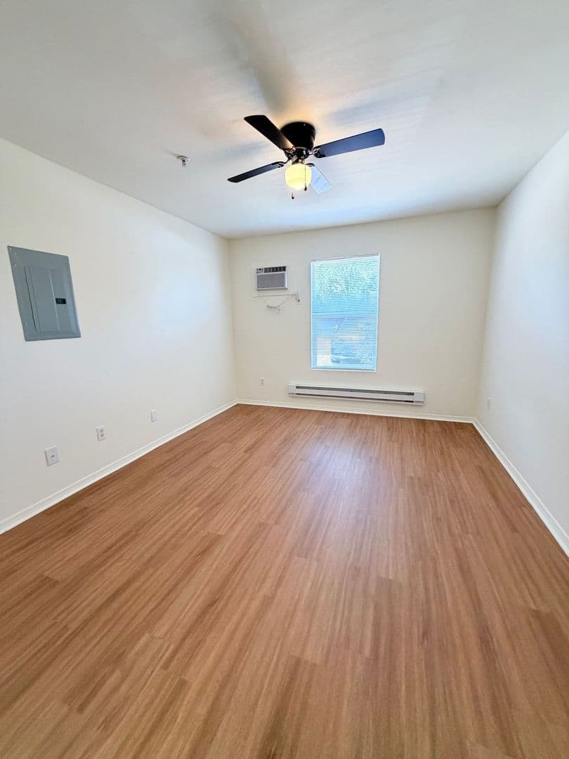 Chickasha Apartment: 501 W Country Club Rd