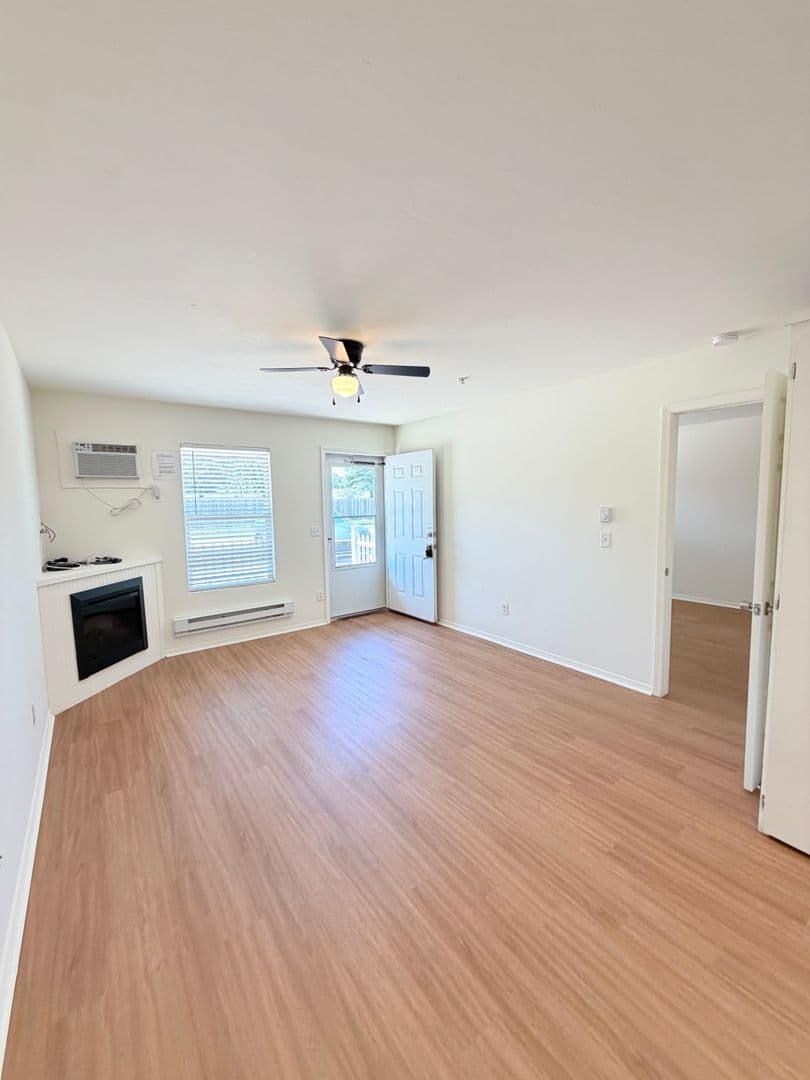 Chickasha Apartment: 501 W Country Club Rd