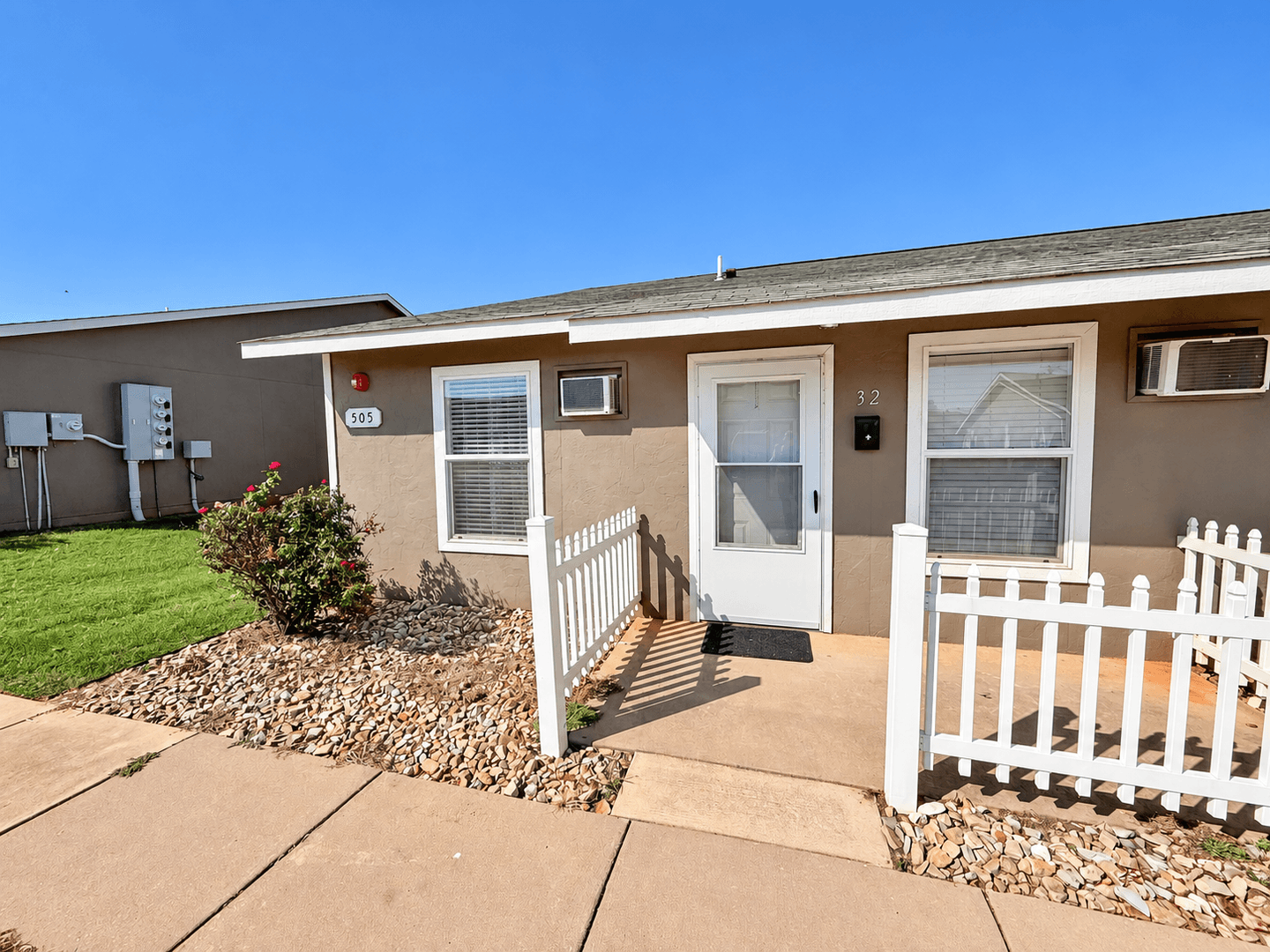 Chickasha Apartment: 501 W Country Club Rd