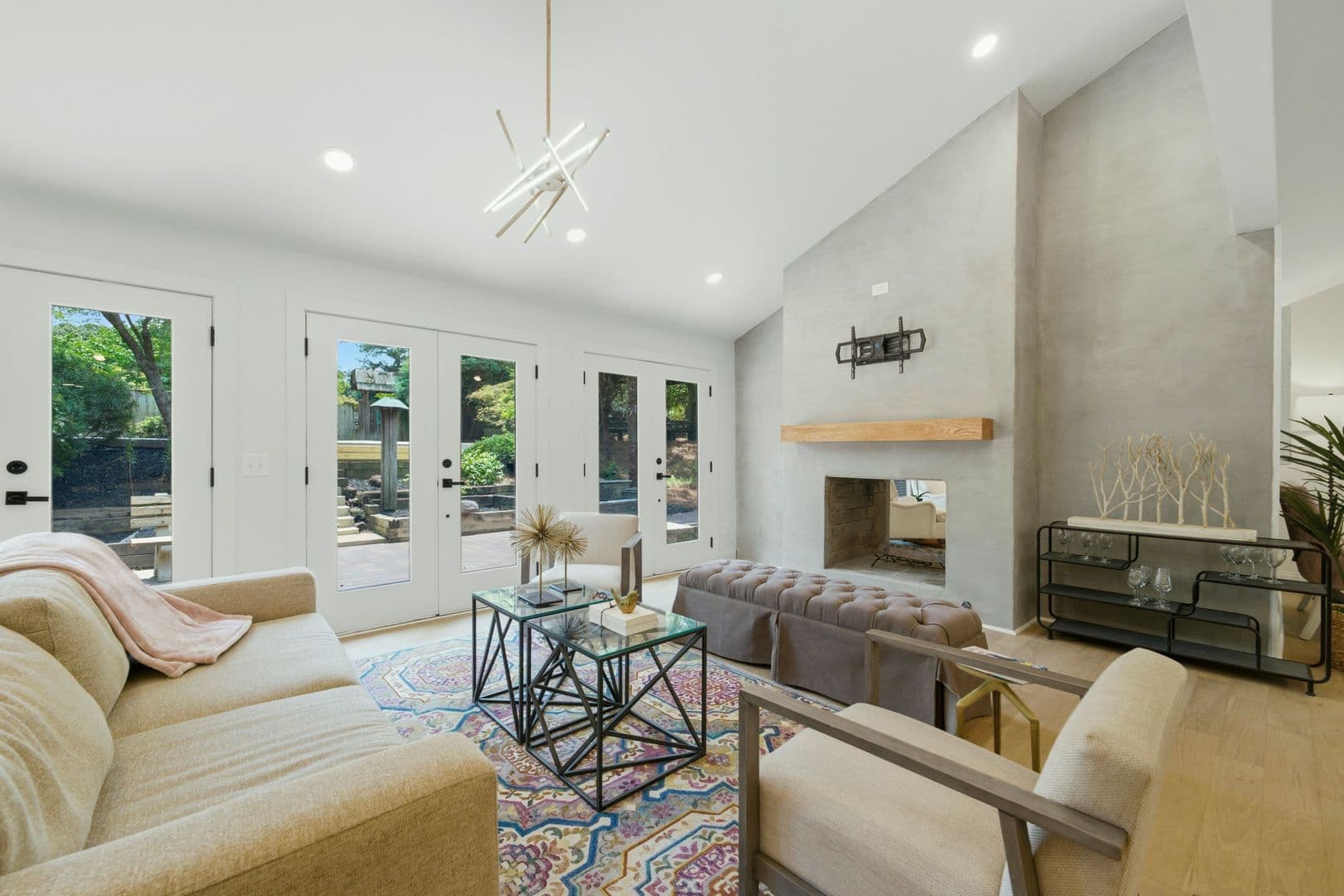 Roswell House: 1845 Branch Valley Drive