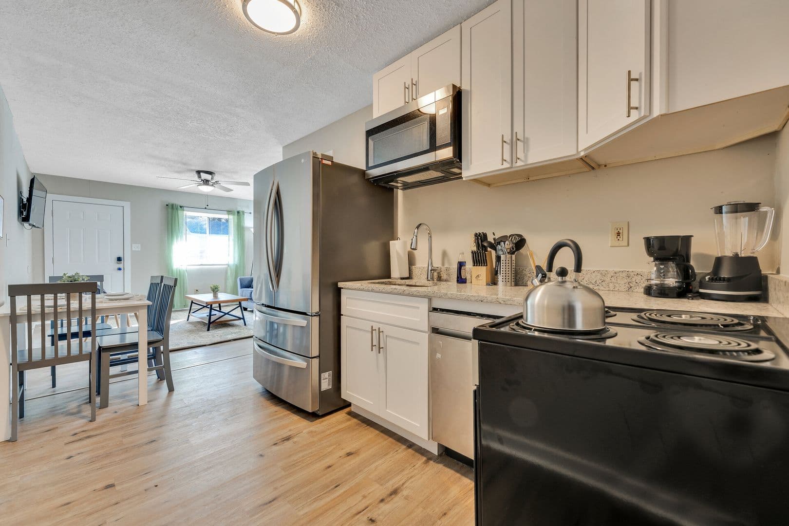East Point Apartment: 1329 Walker Avenue (Right side)