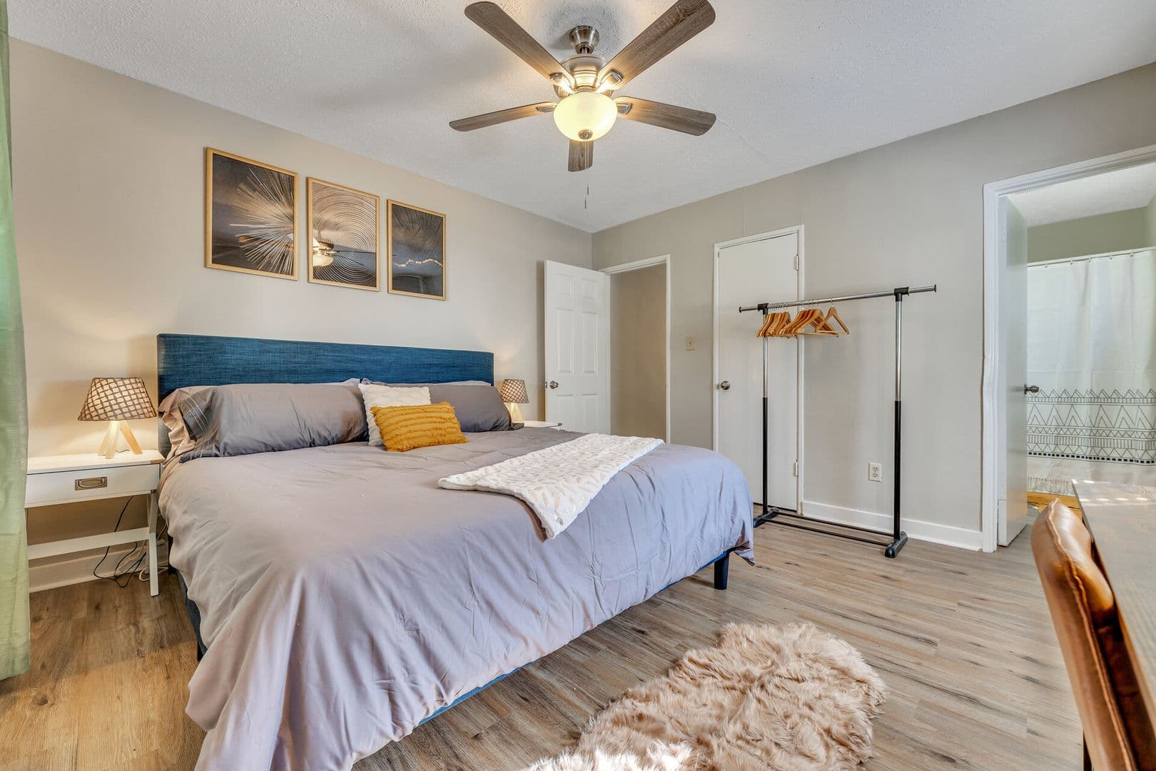 East Point Apartment: 1329 Walker Avenue (Right side)