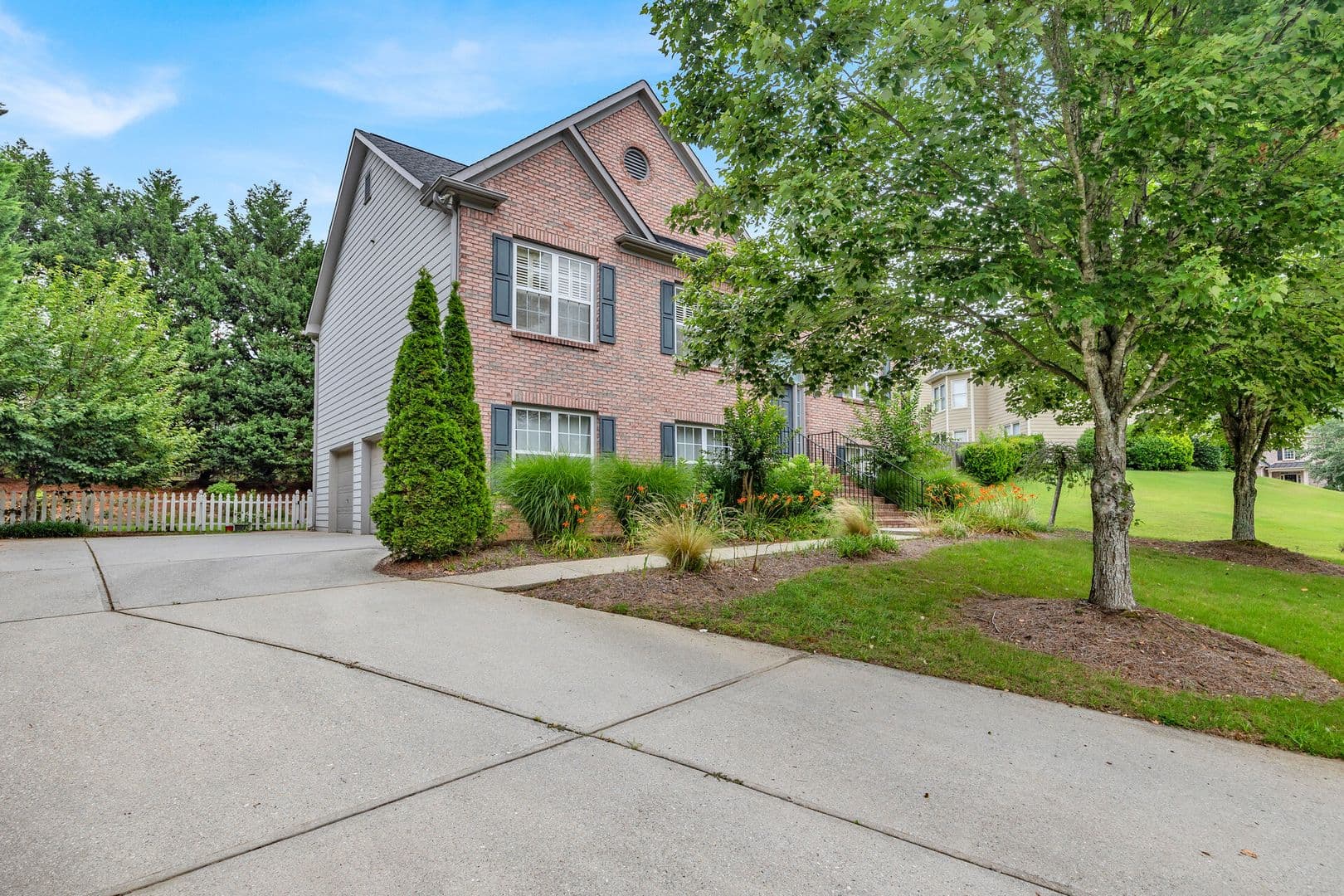 Buford Apartment: 3613 Southland Drive Northeast