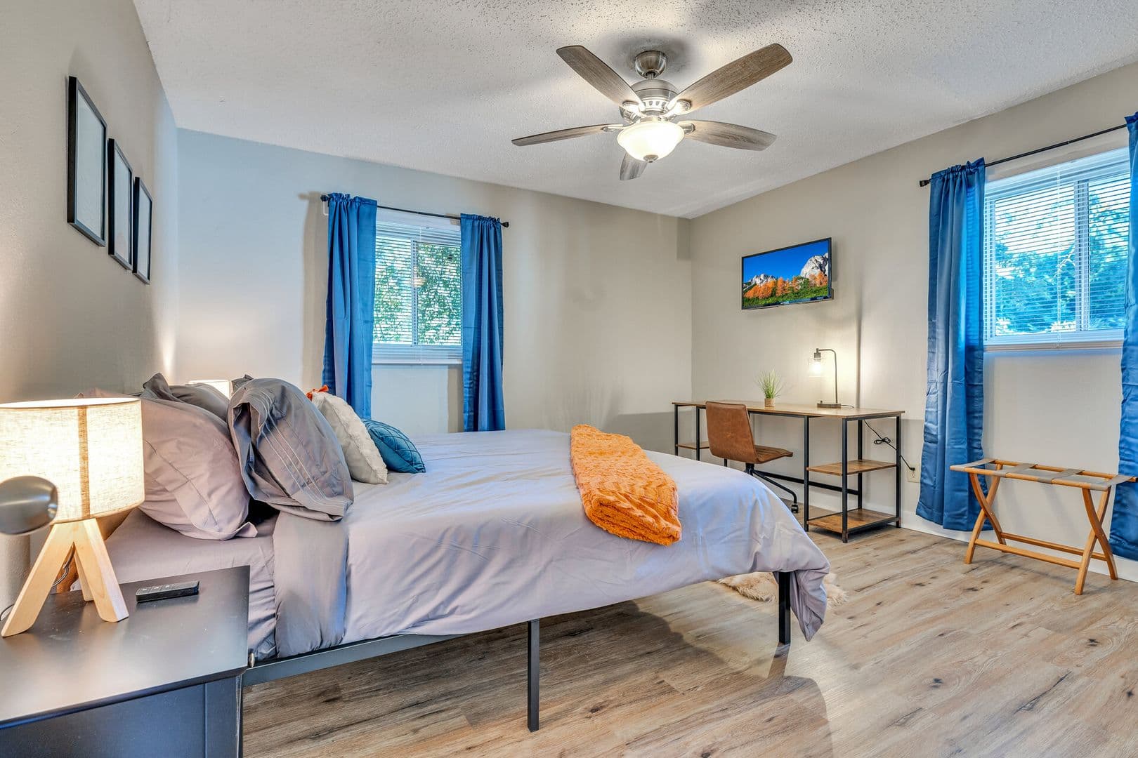 East Point Apartment: 1329 Walker Avenue (Right side)