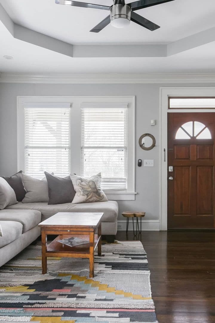 Atlanta House: 1876 DeKalb Avenue Northeast