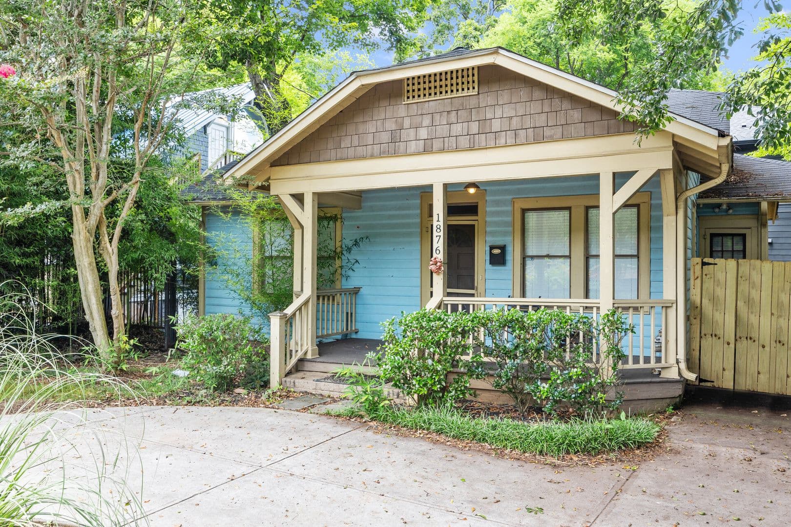 Atlanta House: 1876 DeKalb Avenue Northeast