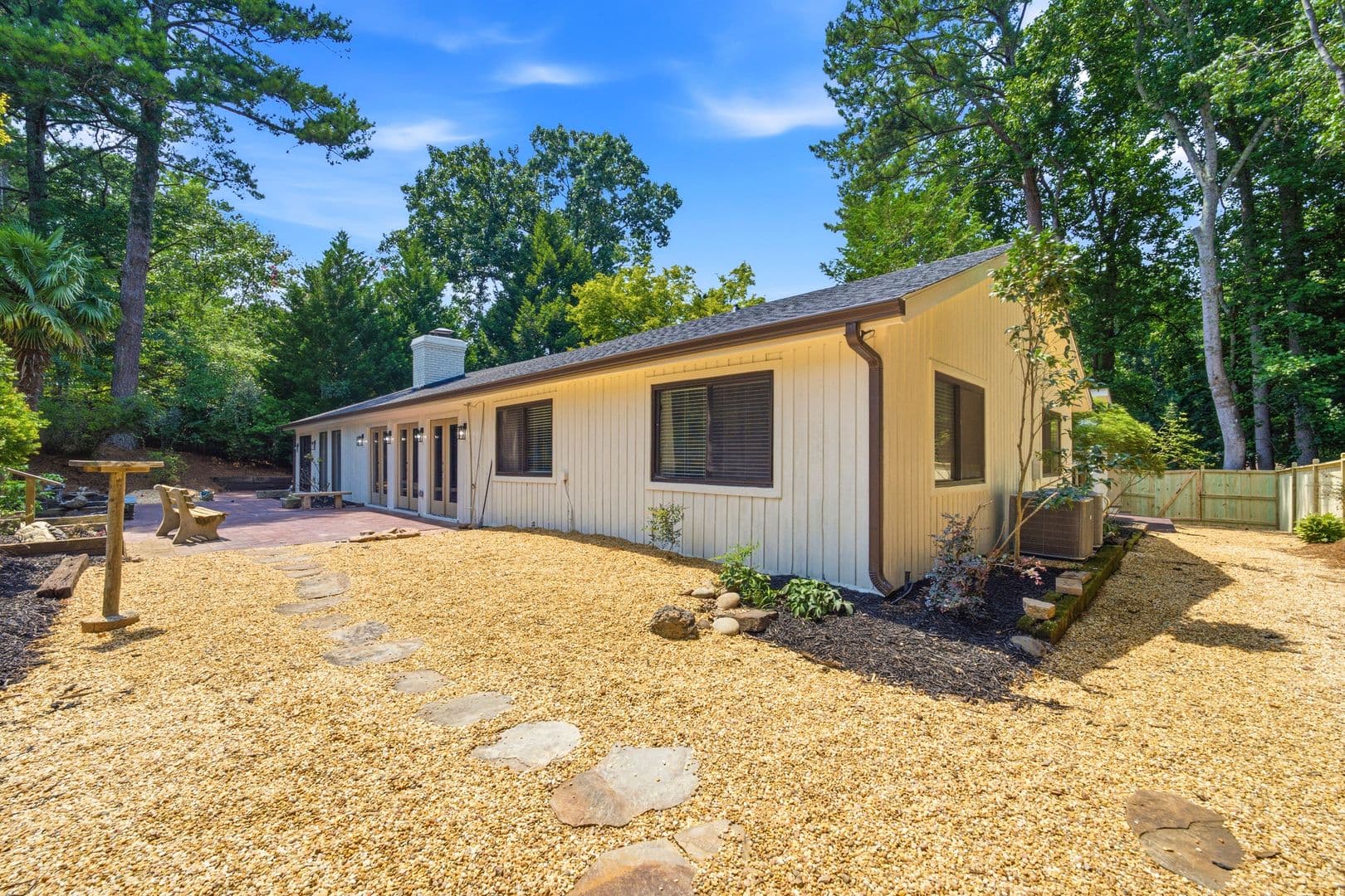 Roswell House: 1845 Branch Valley Drive