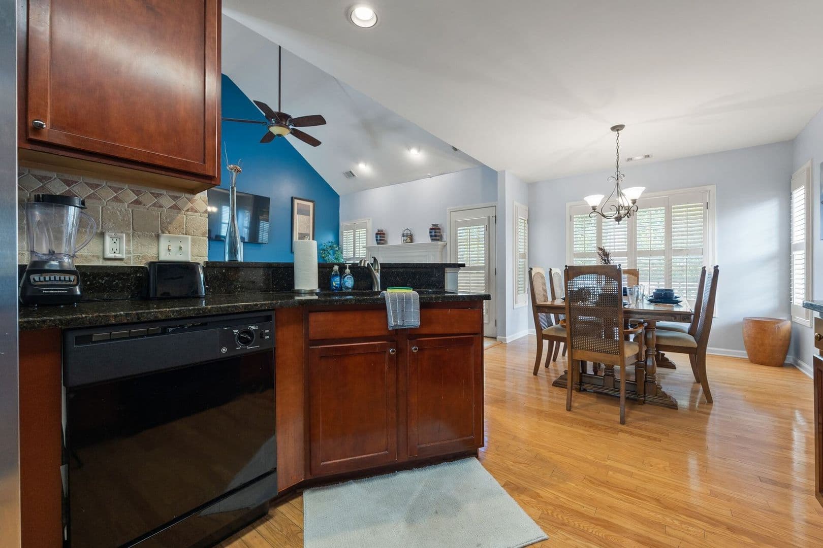 Buford Apartment: 3613 Southland Drive Northeast