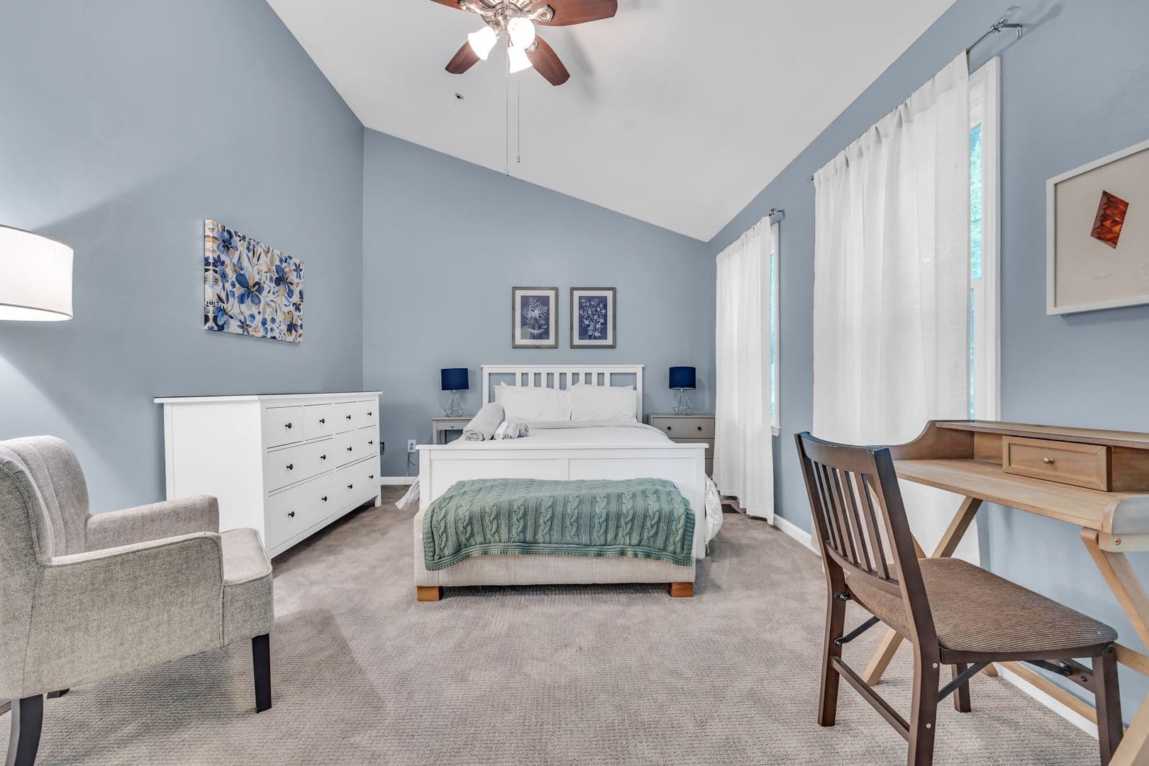 Marietta Apartment: 586 Saint James Walk Southeast