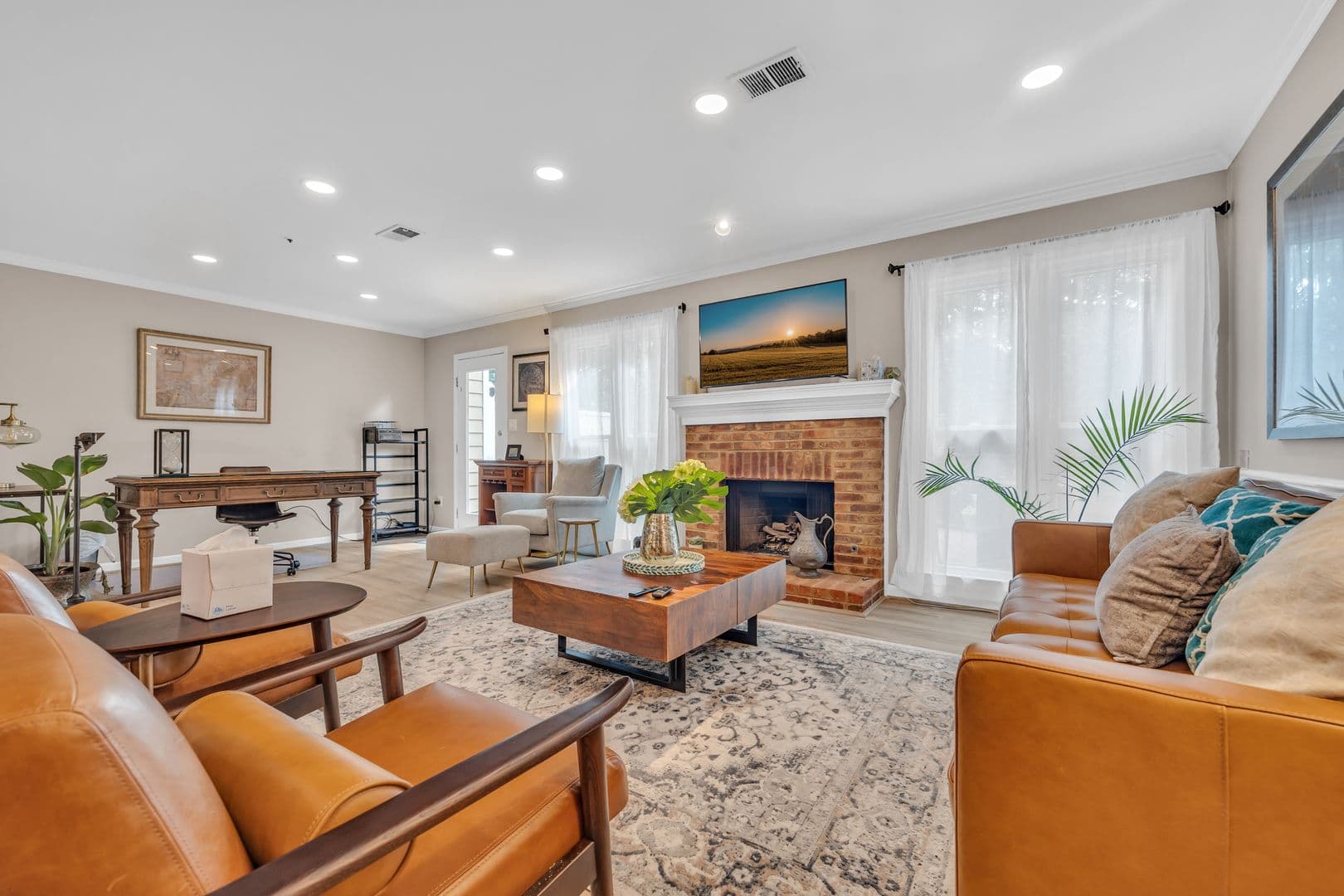 Marietta Apartment: 586 Saint James Walk Southeast