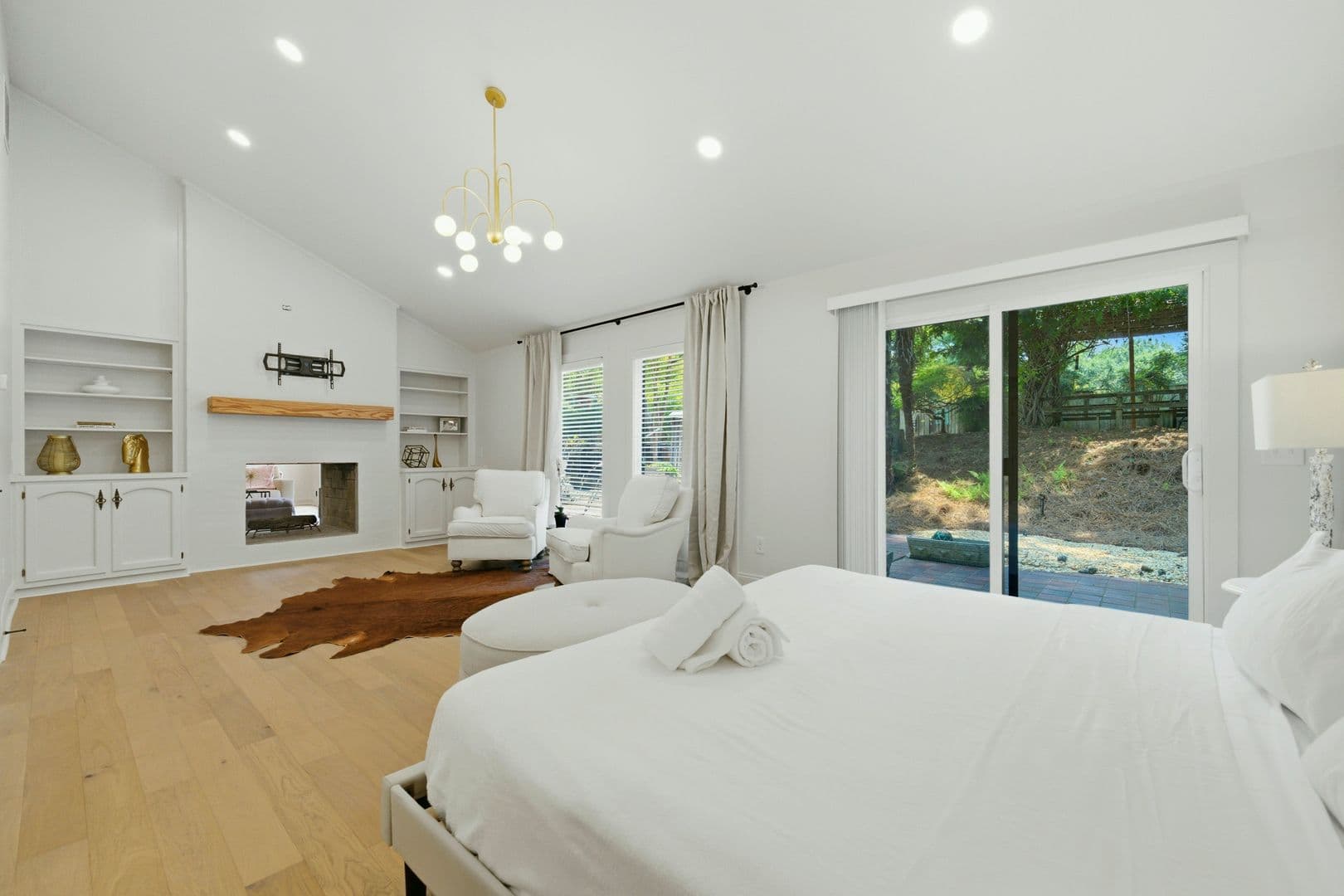 Roswell House: 1845 Branch Valley Drive