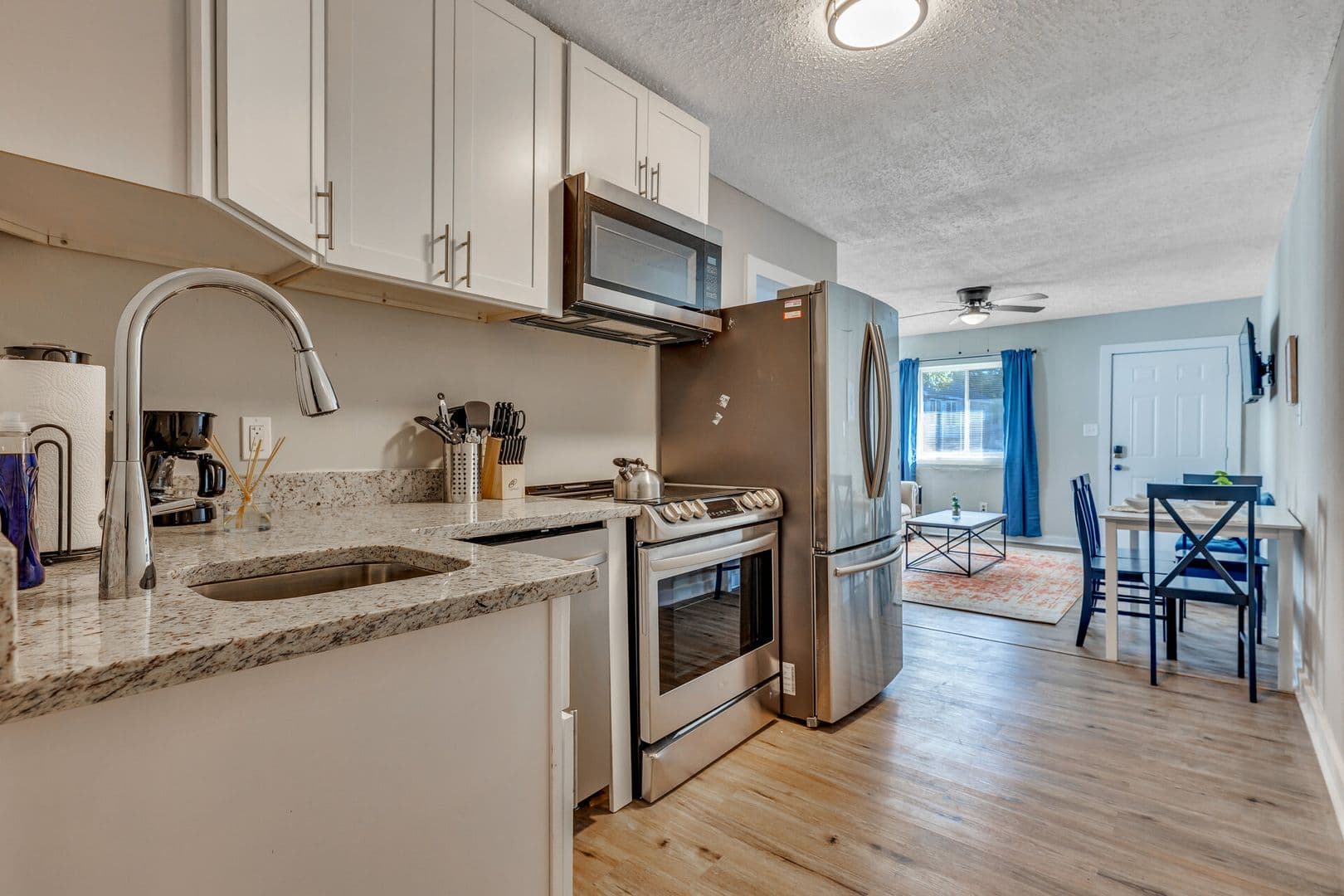 East Point Apartment: 1329 Walker Avenue (Right side)