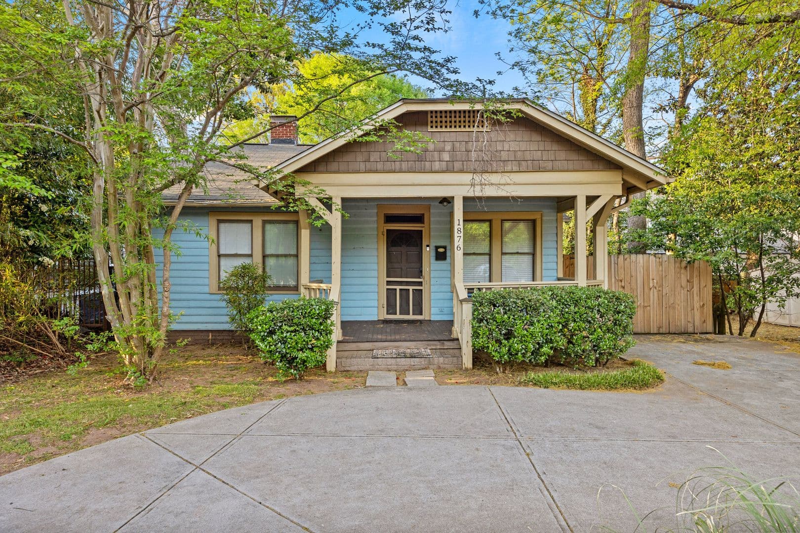 Atlanta House: 1876 DeKalb Avenue Northeast
