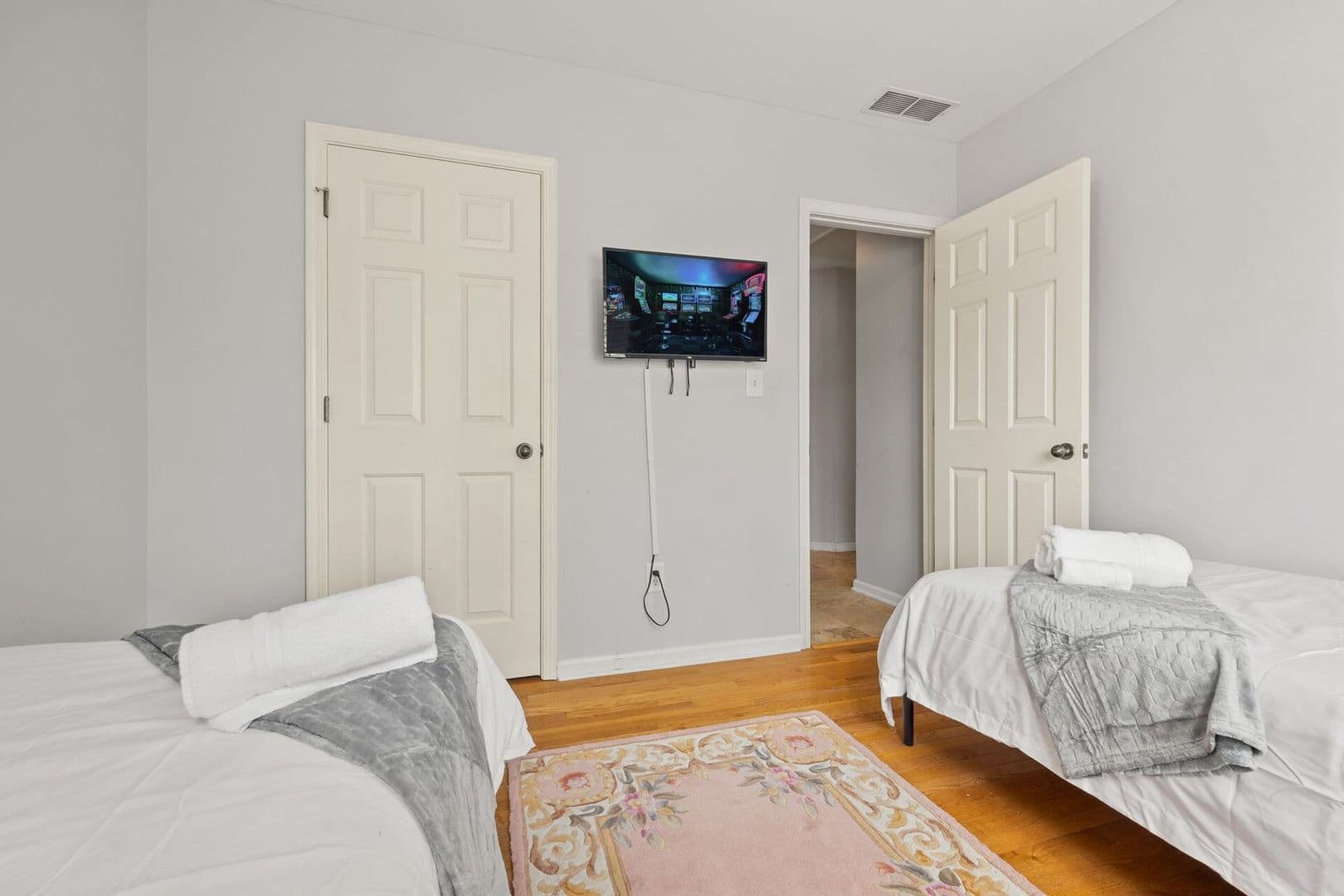 Buford Apartment: 3613 Southland Drive Northeast