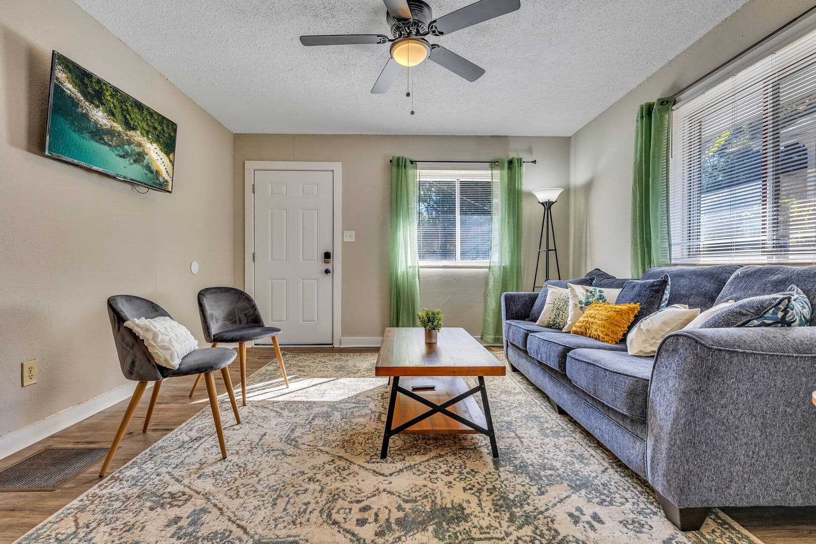 East Point Apartment: 1329 Walker Avenue (Right side)